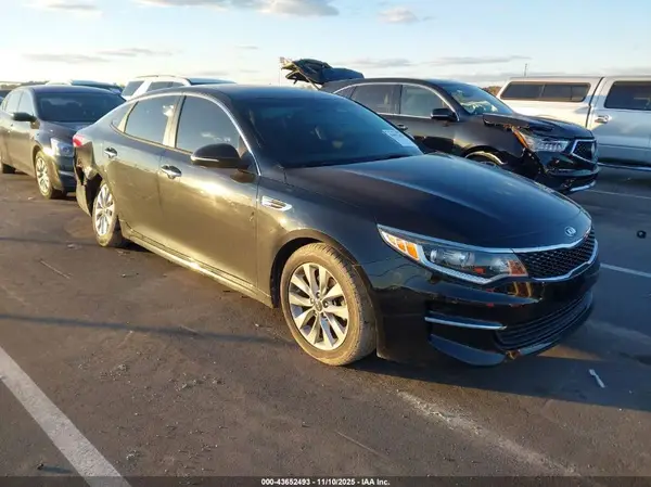 5XXGT4L39JG256284 2018 KIA OPTIMA - Image 1
