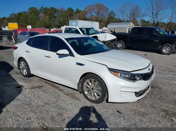 5XXGT4L39JG256348 2018 KIA OPTIMA - Image 1