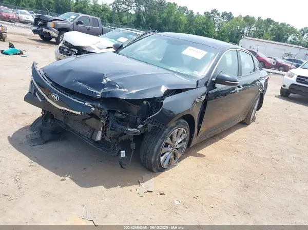 5XXGT4L39JG256480 2018 KIA OPTIMA - Image 2