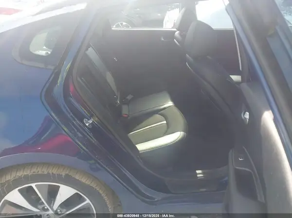 5XXGT4L39JG256611 2018 KIA OPTIMA - Image 3