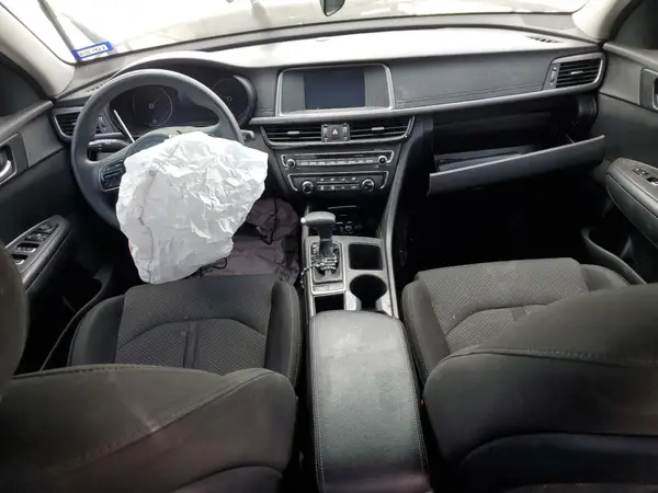 5XXGT4L39JG257757 2018 KIA OPTIMA - Image 8