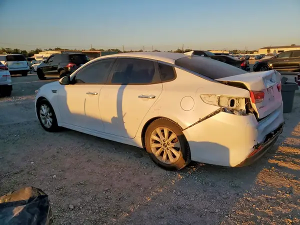 5XXGT4L39JG257869 2018 KIA OPTIMA - Image 2