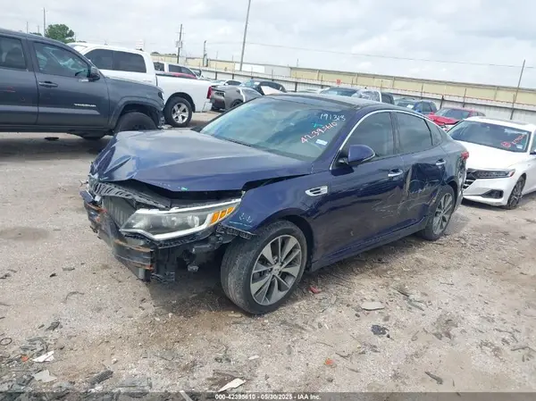 5XXGT4L39JG258665 2018 KIA OPTIMA - Image 2