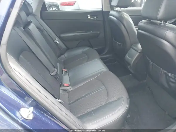 5XXGT4L39JG258665 2018 KIA OPTIMA - Image 8