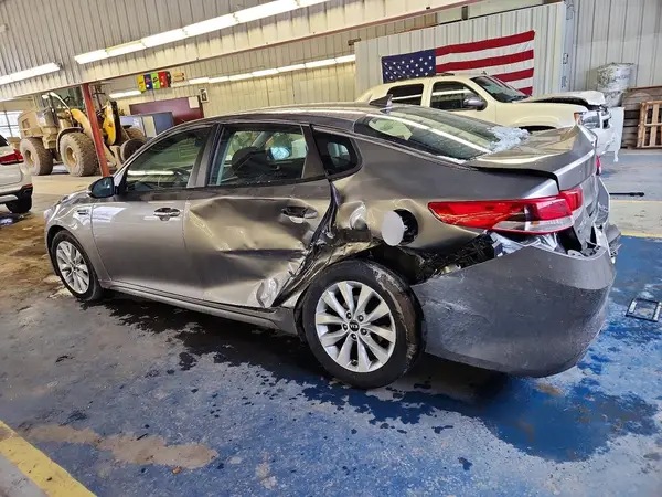 5XXGT4L39JG260349 2018 KIA OPTIMA - Image 2