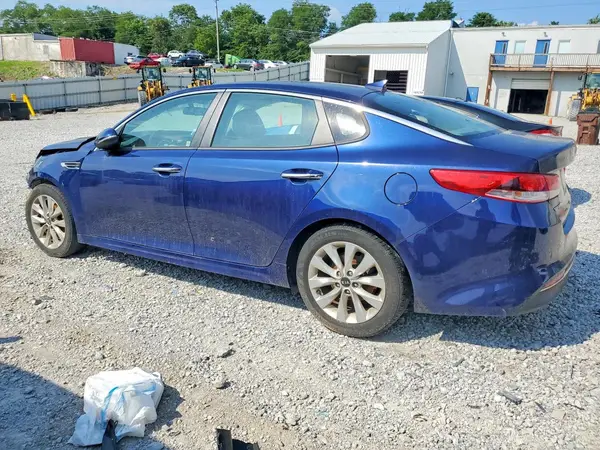 5XXGT4L39JG260447 2018 KIA OPTIMA - Image 2