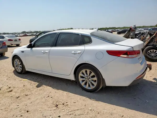 5XXGT4L39JG262182 2018 KIA OPTIMA - Image 2