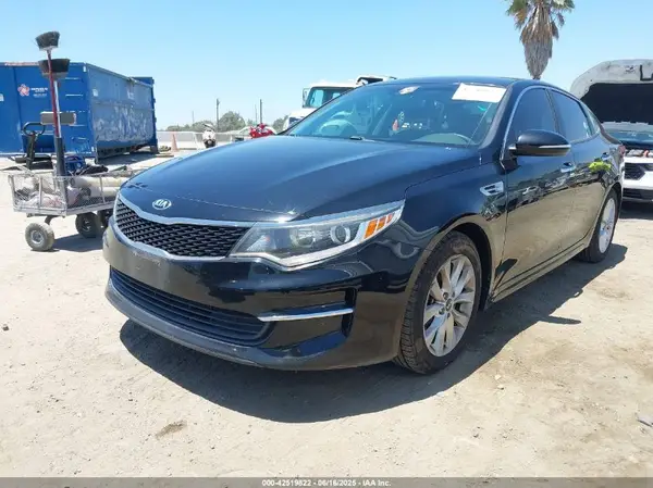 5XXGT4L39JG262263 2018 KIA OPTIMA - Image 2