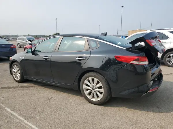 5XXGT4L39JG262277 2018 KIA OPTIMA - Image 2