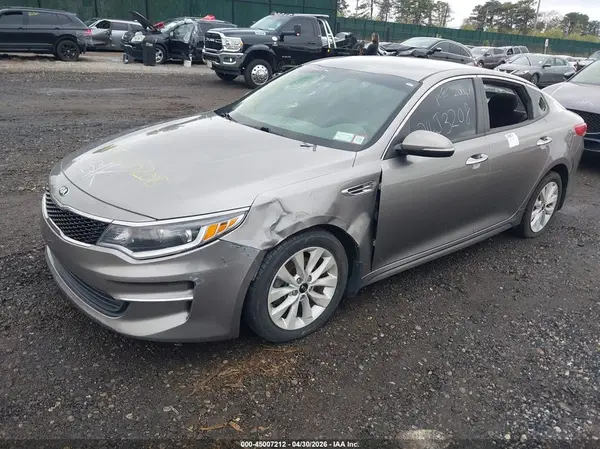 5XXGT4L39JG263476 2018 KIA OPTIMA - Image 2