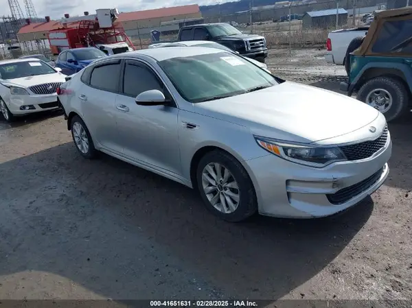 5XXGT4L39JG264045 2018 KIA OPTIMA - Image 1