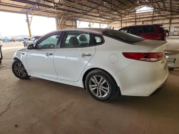 5XXGT4L39JG264093 2018 KIA OPTIMA - Image 2