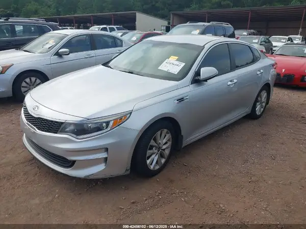 5XXGT4L39JG264711 2018 KIA OPTIMA - Image 2