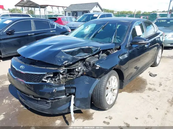 5XXGT4L39JG265163 2018 KIA OPTIMA - Image 2