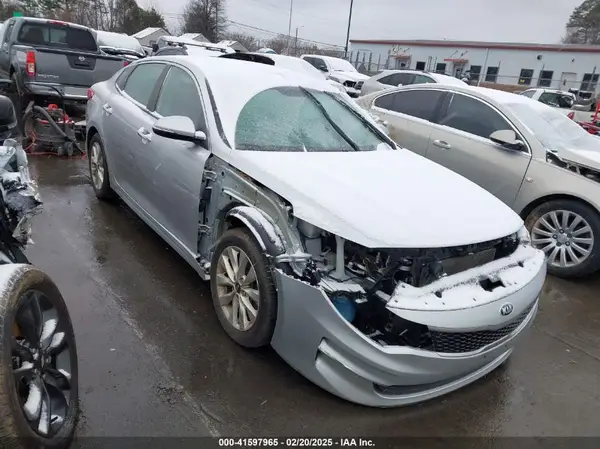 5XXGT4L39JG266426 2018 KIA OPTIMA - Image 1