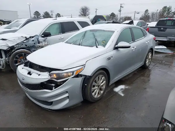 5XXGT4L39JG266426 2018 KIA OPTIMA - Image 2