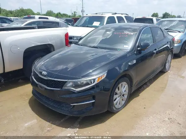 5XXGT4L39JG266653 2018 KIA OPTIMA - Image 2