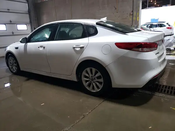 5XXGT4L39JG267589 2018 KIA OPTIMA - Image 2