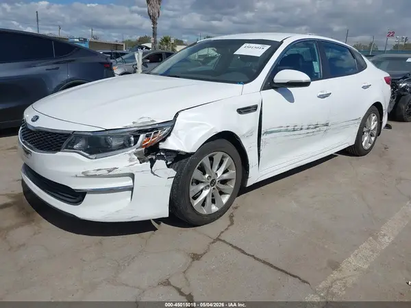 5XXGT4L39JG267785 2018 KIA OPTIMA - Image 2