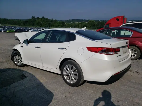 5XXGT4L39JG268208 2018 KIA OPTIMA - Image 2