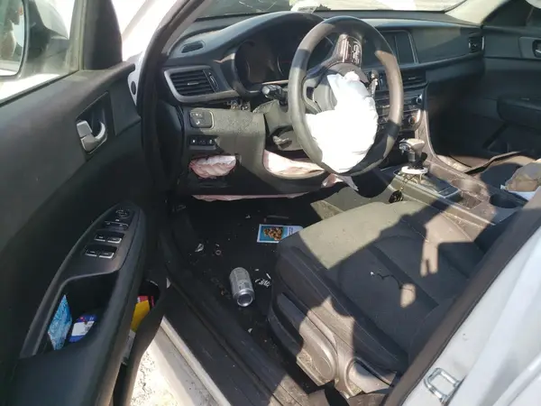 5XXGT4L39JG268208 2018 KIA OPTIMA - Image 8