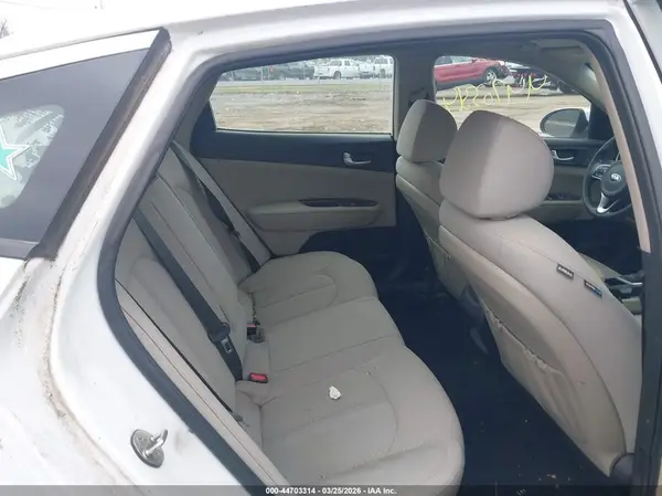 5XXGT4L39JG268449 2018 KIA OPTIMA - Image 8