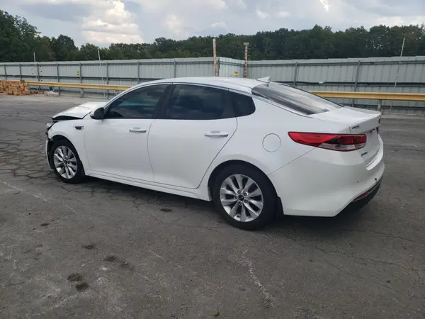 5XXGT4L39JG268614 2018 KIA OPTIMA - Image 2