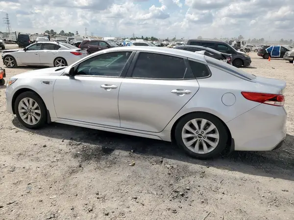 5XXGT4L39JG270265 2018 KIA OPTIMA - Image 2