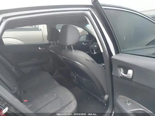 5XXGT4L39JG272663 2018 KIA OPTIMA - Image 8