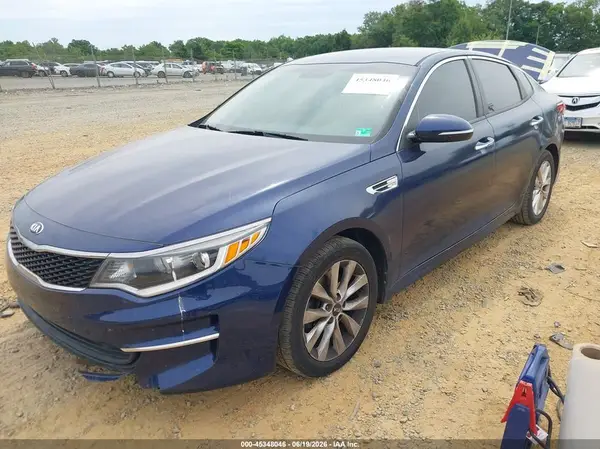 5XXGT4L39JG273697 2018 KIA OPTIMA - Image 2