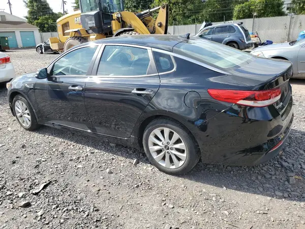 5XXGT4L39JG274395 2018 KIA OPTIMA - Image 2