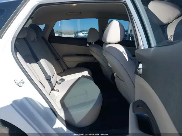 5XXGT4L39JG274834 2018 KIA OPTIMA - Image 8