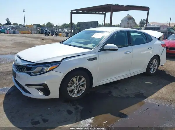 5XXGT4L39KG275290 2019 KIA OPTIMA - Image 2