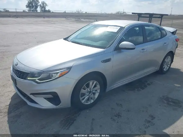 5XXGT4L39KG279386 2019 KIA OPTIMA - Image 2