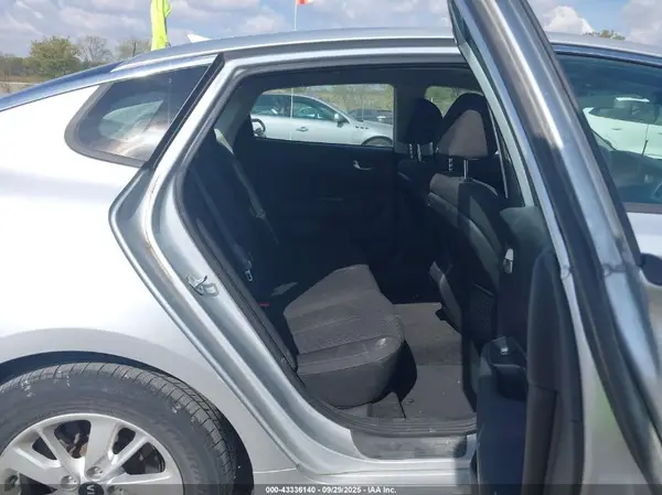 5XXGT4L39KG279386 2019 KIA OPTIMA - Image 8