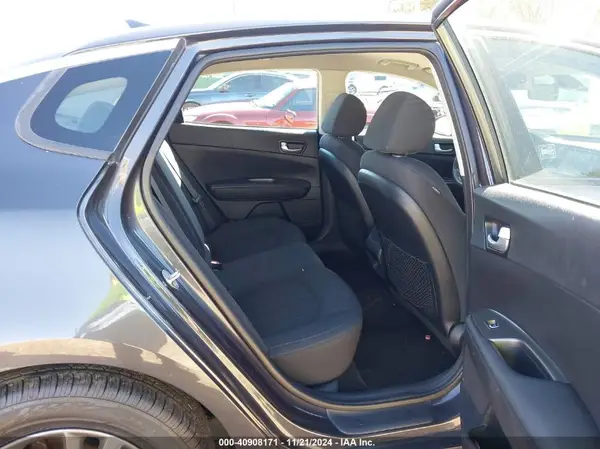 5XXGT4L39KG283891 2019 KIA OPTIMA - Image 8