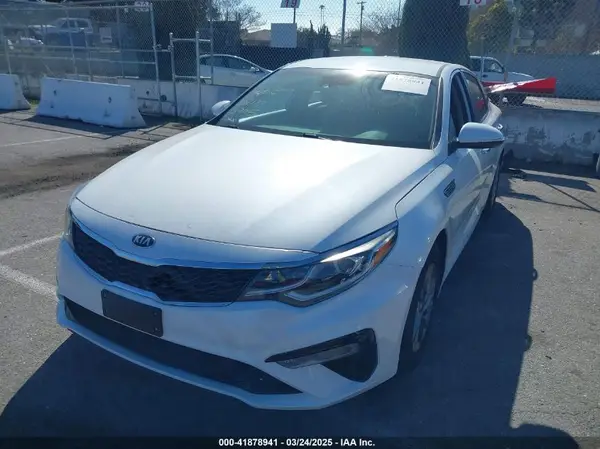 5XXGT4L39KG284345 2019 KIA OPTIMA - Image 2