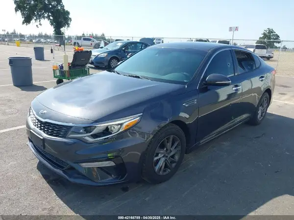 5XXGT4L39KG288153 2019 KIA OPTIMA - Image 2