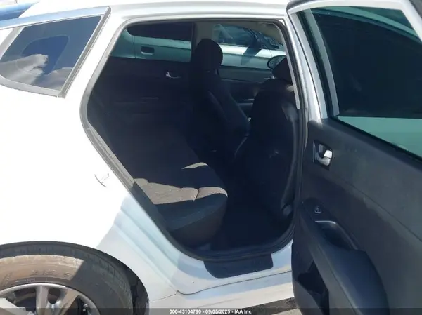 5XXGT4L39KG288637 2019 KIA OPTIMA - Image 8