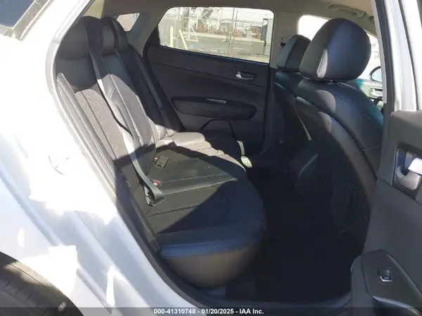 5XXGT4L39KG318073 2019 KIA OPTIMA - Image 8
