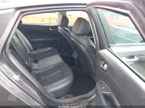 5XXGT4L39KG320700 2019 KIA OPTIMA - Image 8