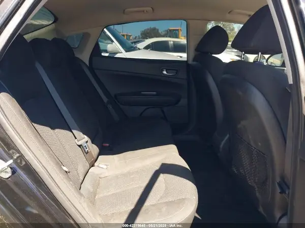 5XXGT4L39KG324374 2019 KIA OPTIMA - Image 8