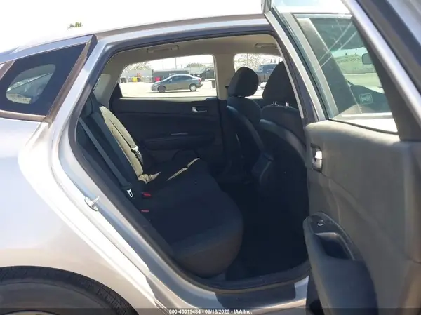 5XXGT4L39KG337576 2019 KIA OPTIMA - Image 8