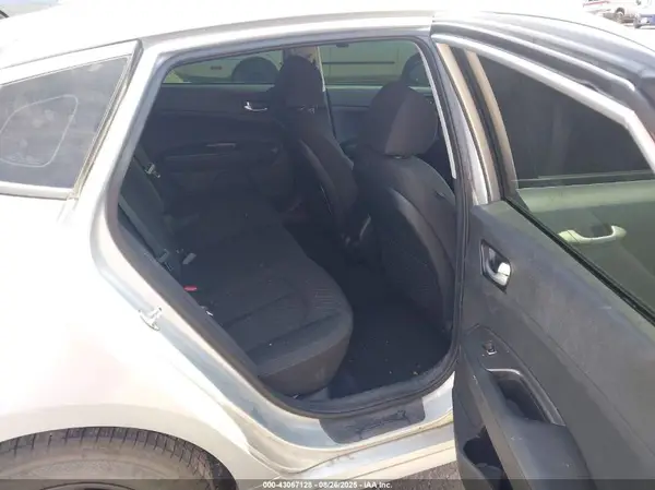 5XXGT4L39KG357469 2019 KIA OPTIMA - Image 8