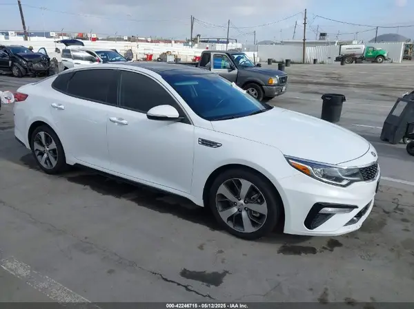 5XXGT4L39KG363899 2019 KIA OPTIMA - Image 1