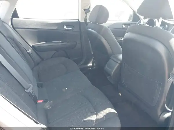 5XXGT4L39KG365975 2019 KIA OPTIMA - Image 8