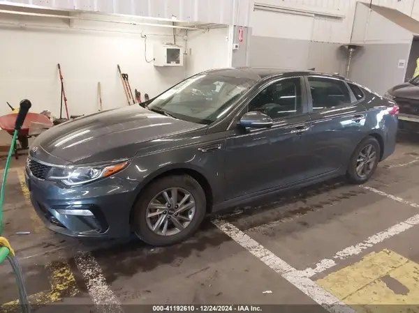 5XXGT4L39LG382843 2020 KIA OPTIMA - Image 2