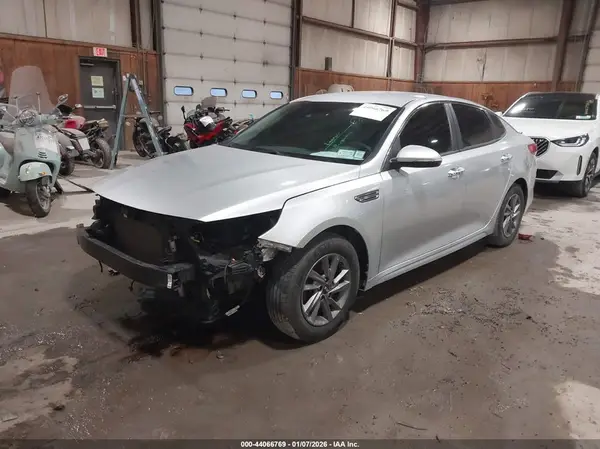 5XXGT4L39LG409958 2020 KIA OPTIMA - Image 2