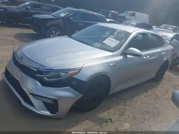5XXGT4L39LG414335 2020 KIA OPTIMA - Image 2