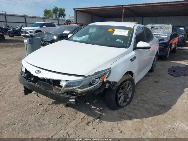 5XXGT4L39LG424217 2020 KIA OPTIMA - Image 2